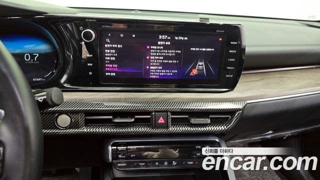 Kia K5 2021 — ფოტო 17/20
