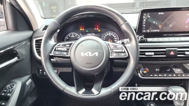 Kia Seltos 2022 — Şəkil 13/20