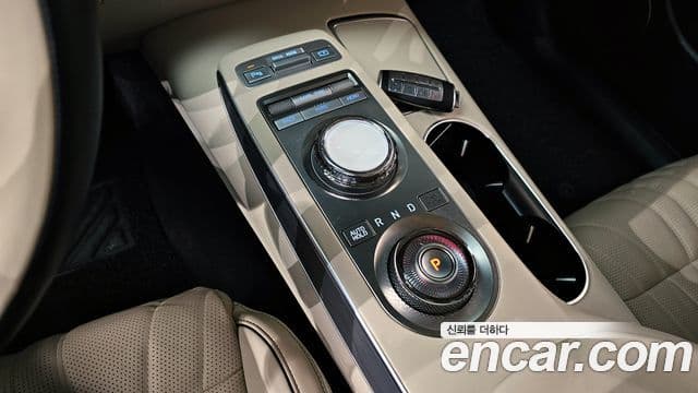 Genesis GV70 2022 — Şəkil 9/20