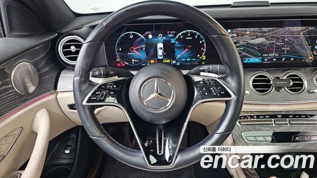 Mercedes-Benz E-Class 2021 — Photo 15/20