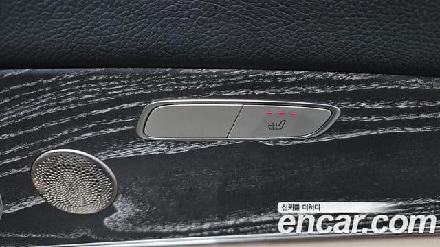 Mercedes-Benz E-Class 2021 — Photo 20/20