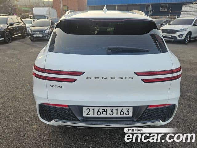 Genesis GV70 2021 — ფოტო 3/20