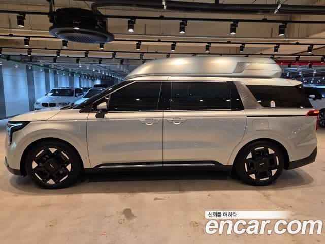 Kia Carnival 2024 — ფოტო 2/20