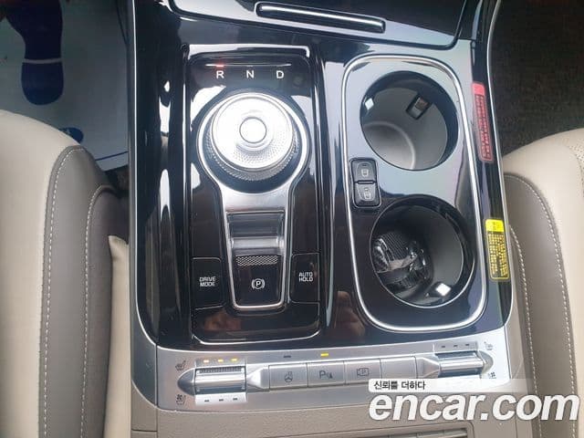 Kia Carnival 2023 — Фото 8/20
