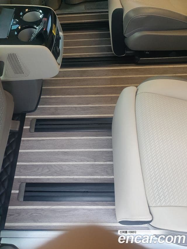 Kia Carnival 2023 — Фото 11/20