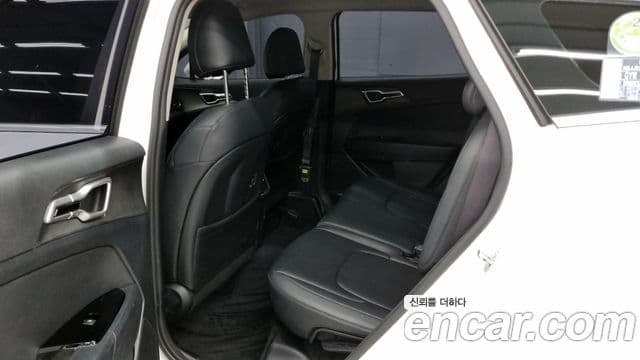 Kia Sportage 2022 — ფოტო 11/18