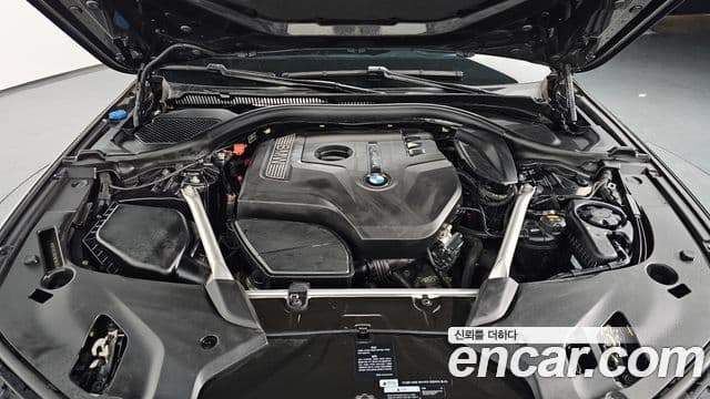 BMW 5 Series 2018 — ფოტო 6/20