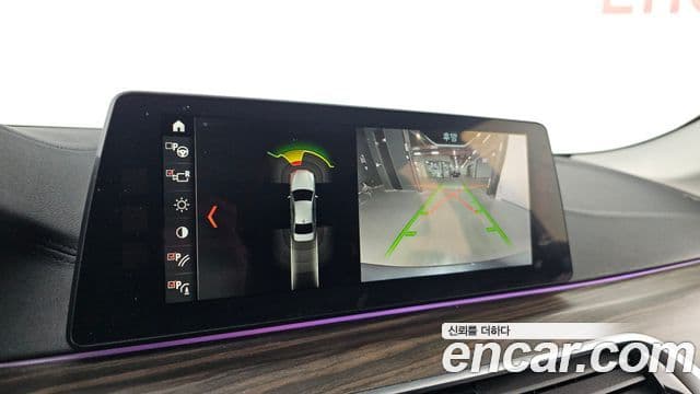 BMW 5 Series 2018 — ფოტო 15/20