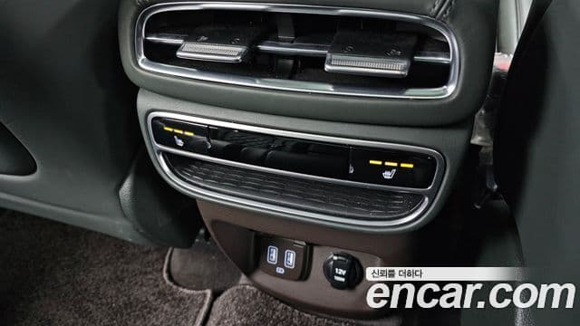 Genesis GV80 2020 — ფოტო 19/20