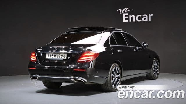 Mercedes-Benz E-Class 2019 — Фото 2/20