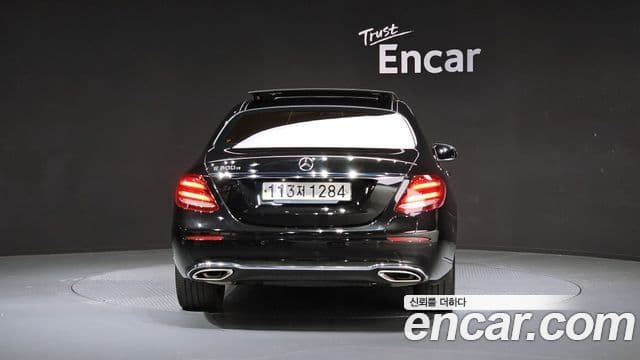 Mercedes-Benz E-Class 2019 — Фото 4/20