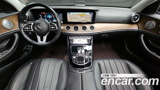 Mercedes-Benz E-Class 2019 — Фото 7/20