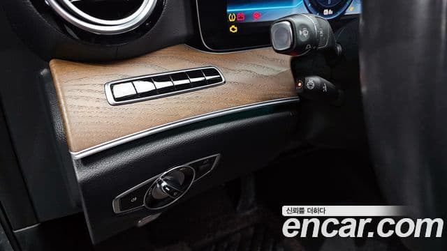 Mercedes-Benz E-Class 2019 — Фото 14/20