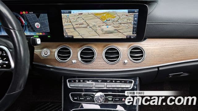 Mercedes-Benz E-Class 2019 — Фото 15/20