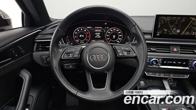 Audi A4 2019 — ფოტო 13/20