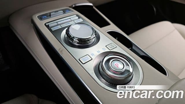 Genesis GV70 2022 — Şəkil 9/20