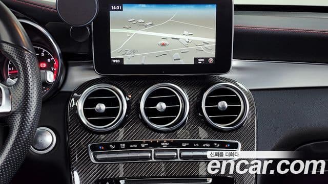 Mercedes-Benz GLC-Class 2018 — ფოტო 16/20