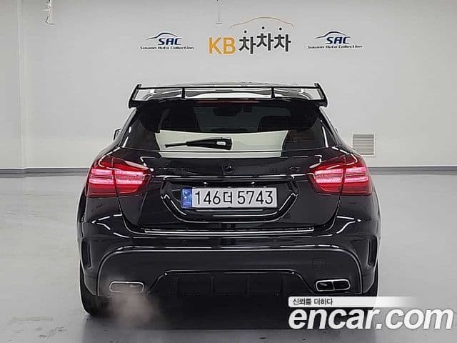 Mercedes-Benz GLA-Class 2018 — Photo 9/19