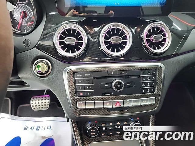 Mercedes-Benz GLA-Class 2018 — Photo 10/19