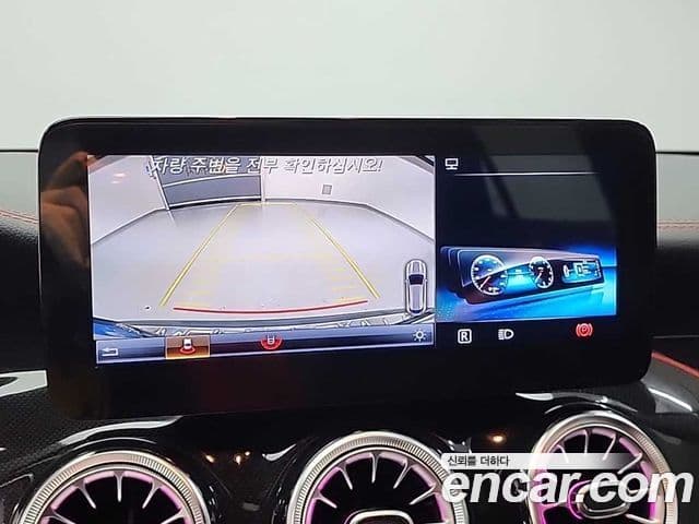 Mercedes-Benz GLA-Class 2018 — Photo 16/19