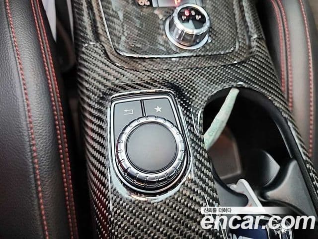 Mercedes-Benz GLA-Class 2018 — Photo 11/19