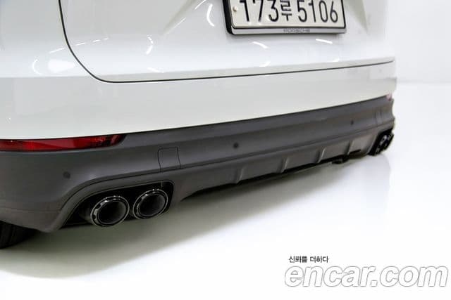 Porsche Cayenne 2020 — Photo 7/20
