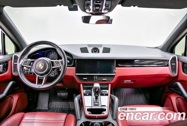 Porsche Cayenne 2020 — Photo 17/20