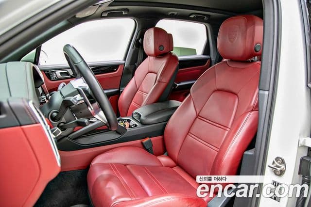 Porsche Cayenne 2020 — Photo 20/20