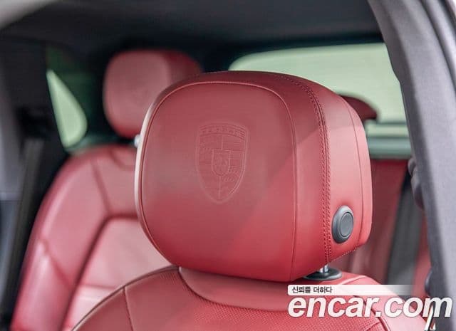 Porsche Cayenne 2020 — Photo 14/20