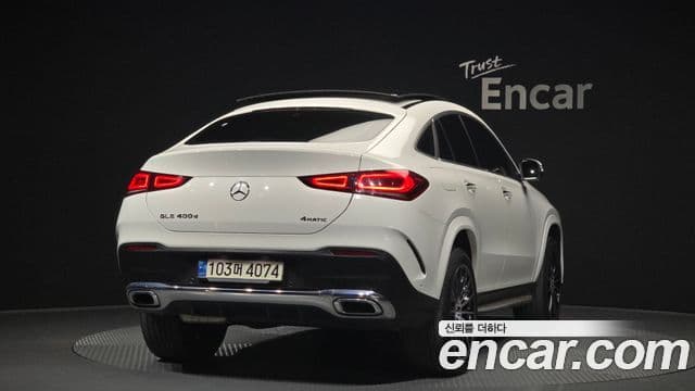 Mercedes-Benz GLE-Class 2022 — ფოტო 2/20