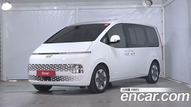 Hyundai Staria 2021 — ფოტო 1/20