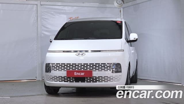 Hyundai Staria 2021 — ფოტო 3/20