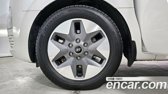 Hyundai Staria 2021 — ფოტო 5/20