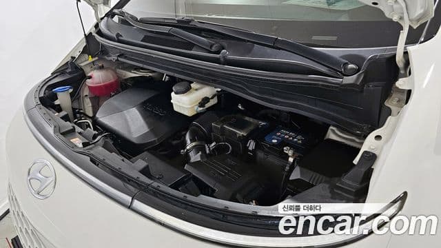 Hyundai Staria 2021 — ფოტო 6/20