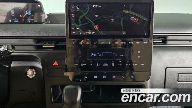 Hyundai Staria 2021 — ფოტო 17/20