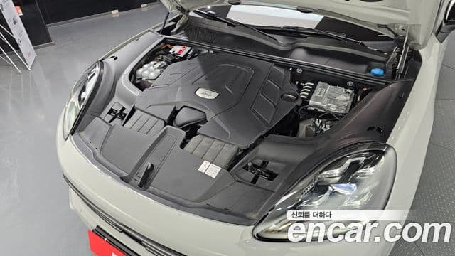 Porsche Cayenne 2023 — Photo 1/20
