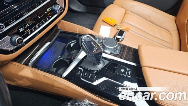 BMW 5 Series 2021 — Şəkil 8/20