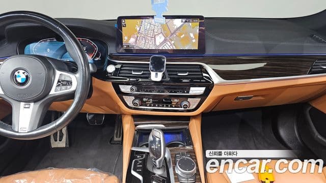 BMW 5 Series 2021 — Şəkil 13/20