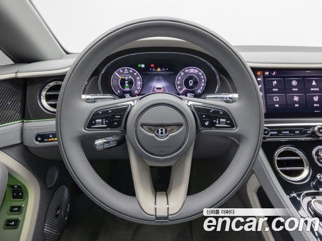 Bentley Continental GT 2025 — Фото 18/19