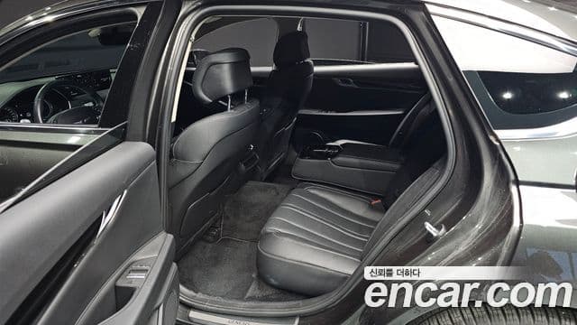 Genesis Electrified G80 2022 — Şəkil 12/20