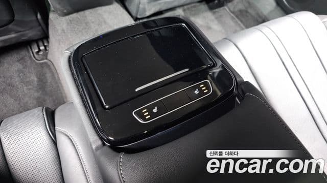 Genesis Electrified G80 2022 — Şəkil 19/20