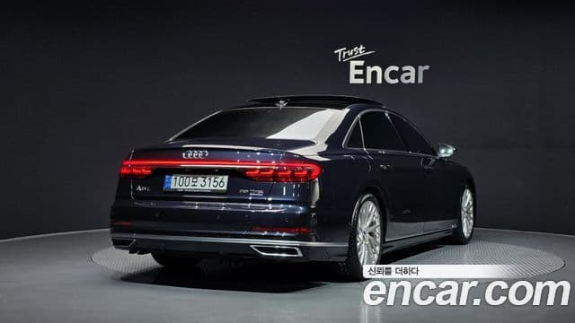 Audi A8 2020 — Фото 1/20