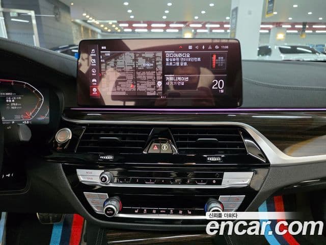 BMW 5 Series 2021 — фото 6 из 20
