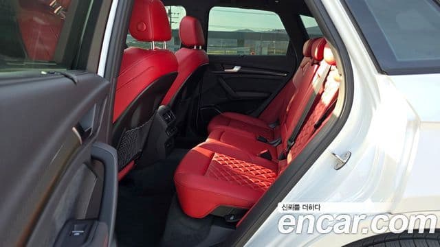 Audi SQ5 2022 — Şəkil 13/20