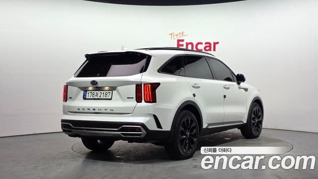 Kia Sorento 2021 — Фото 2/20