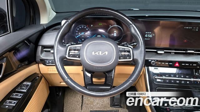 Kia Carnival 2022 — ფოტო 13/20