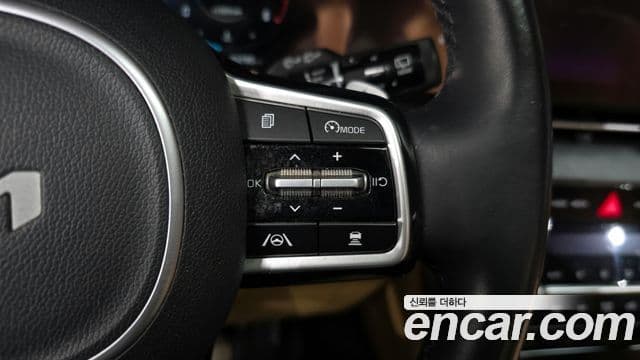 Kia Carnival 2022 — ფოტო 18/20