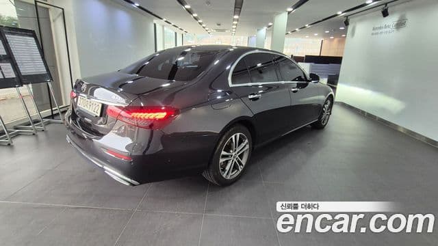 Mercedes-Benz E-Class 2022 — Şəkil 1/17