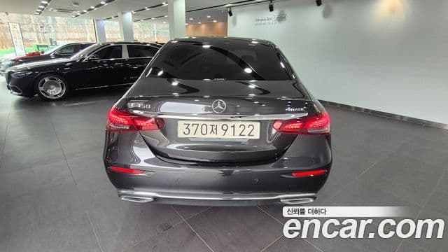 Mercedes-Benz E-Class 2022 — Şəkil 11/17