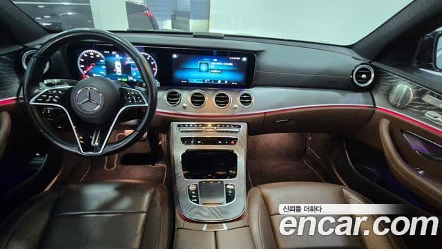 Mercedes-Benz E-Class 2022 — Şəkil 16/17